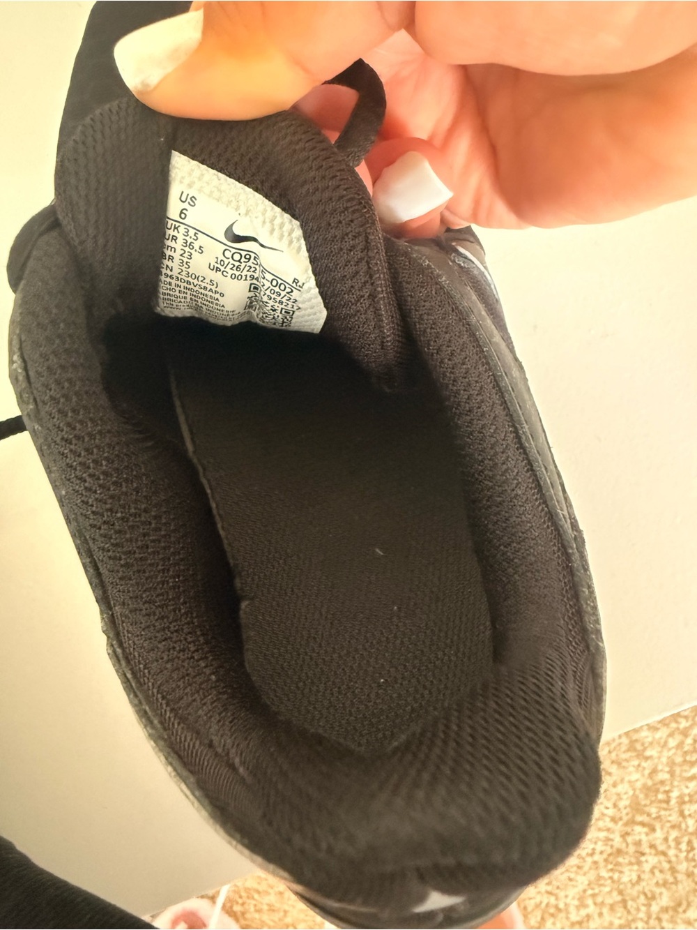 Nike Black women Athletic Sneakers - Picture 4 of 4